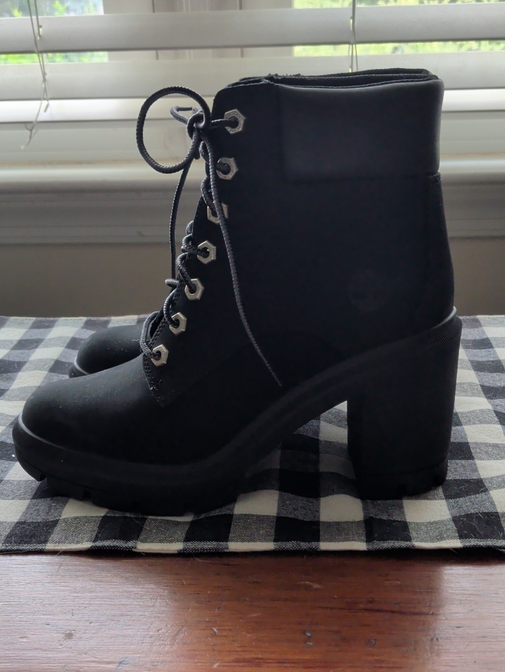 NEW-Timberland Women's Black Lace-Up Heeled Ankle Boots
